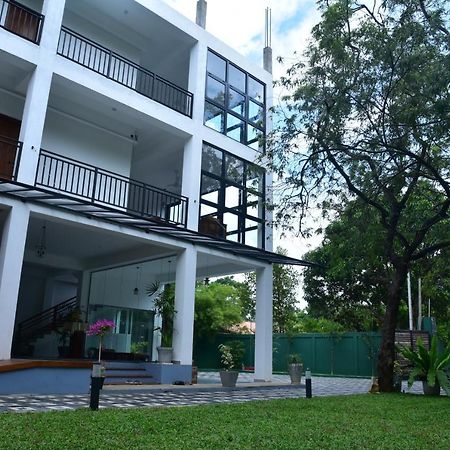 Eden Grand Hotel ดัมบูลลา ภายนอก รูปภาพ
