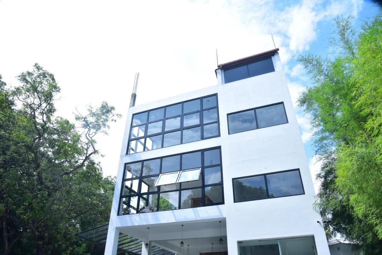 Eden Grand Hotel ดัมบูลลา ภายนอก รูปภาพ