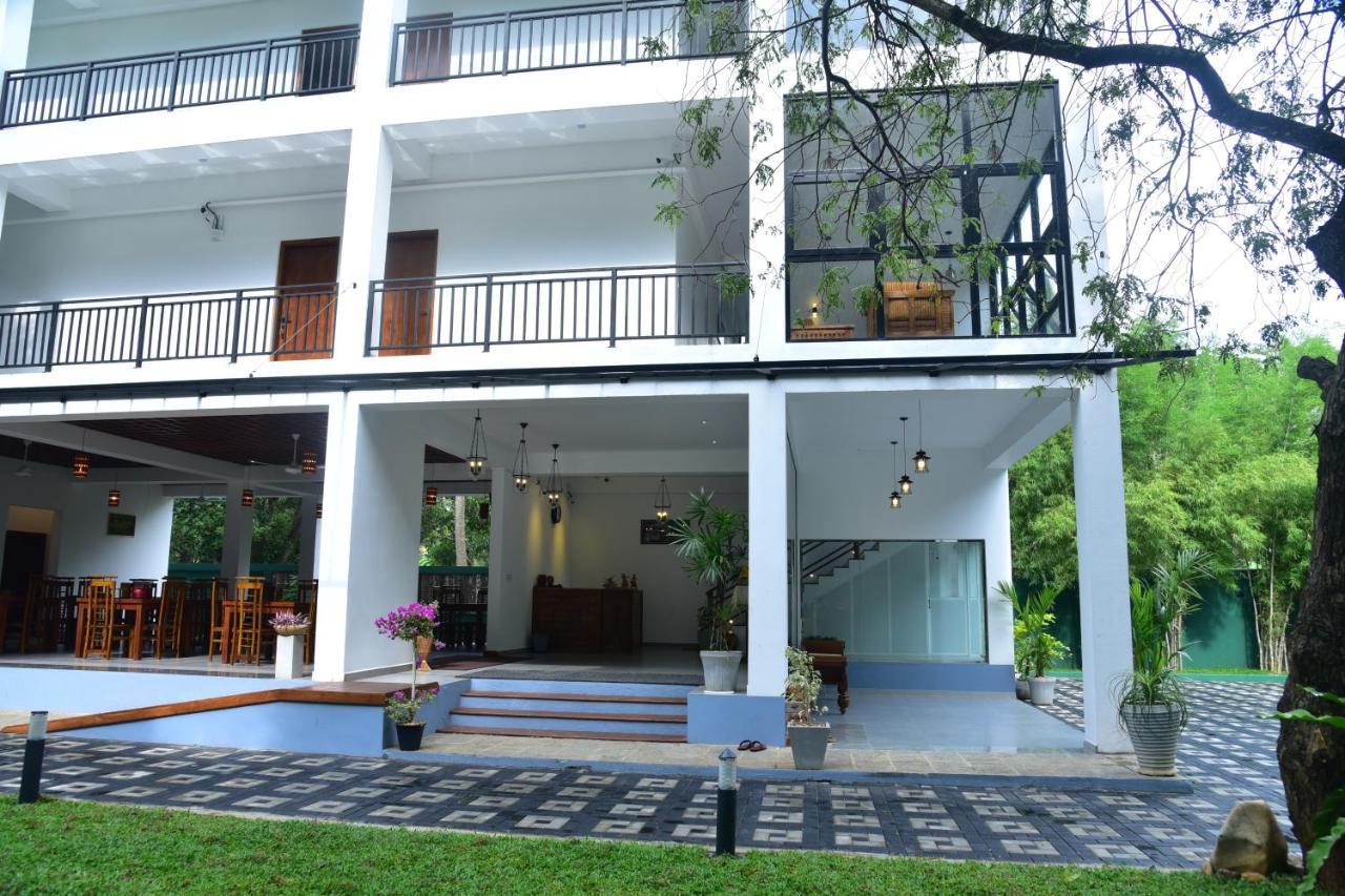 Eden Grand Hotel ดัมบูลลา ภายนอก รูปภาพ