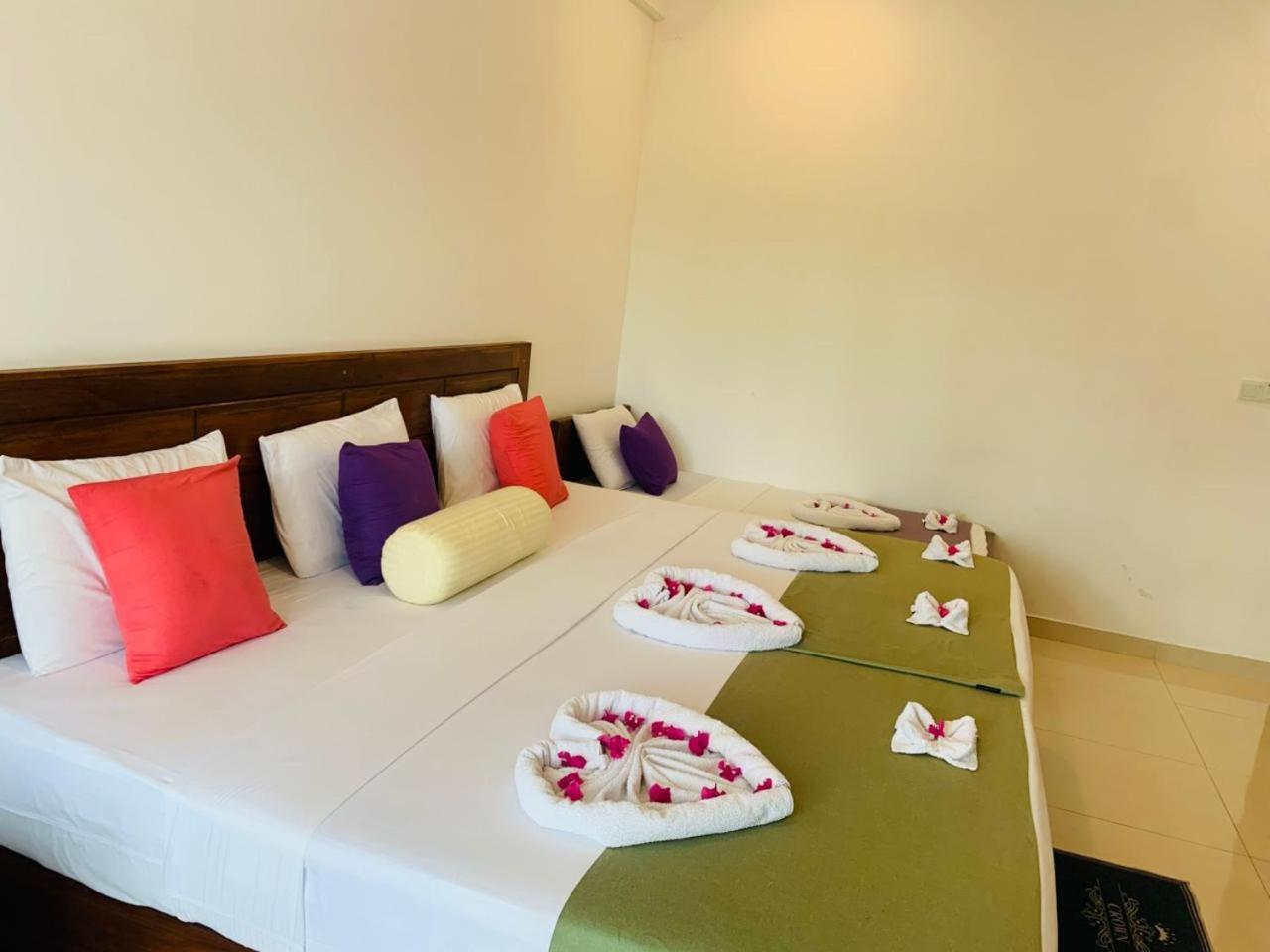 Eden Grand Hotel ดัมบูลลา ภายนอก รูปภาพ